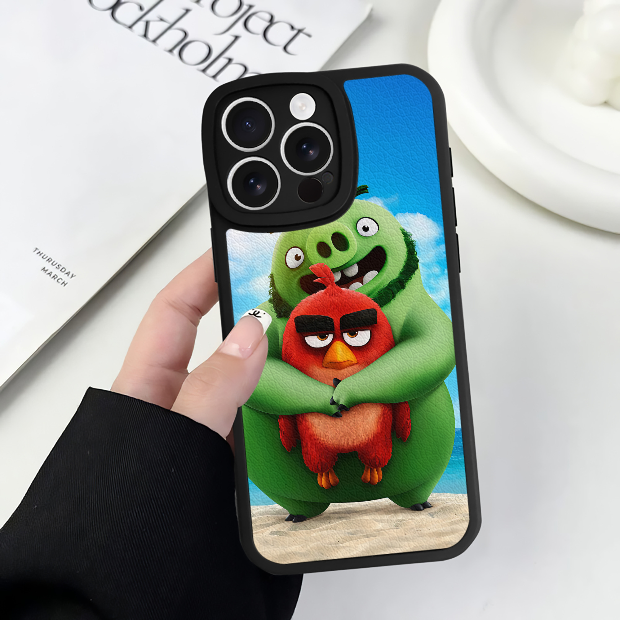 （画像用） Angry Birds アングリーバード 【iPhone 16シリーズ対応】シリコンスマホケース（レザー調） 材質：シリコン